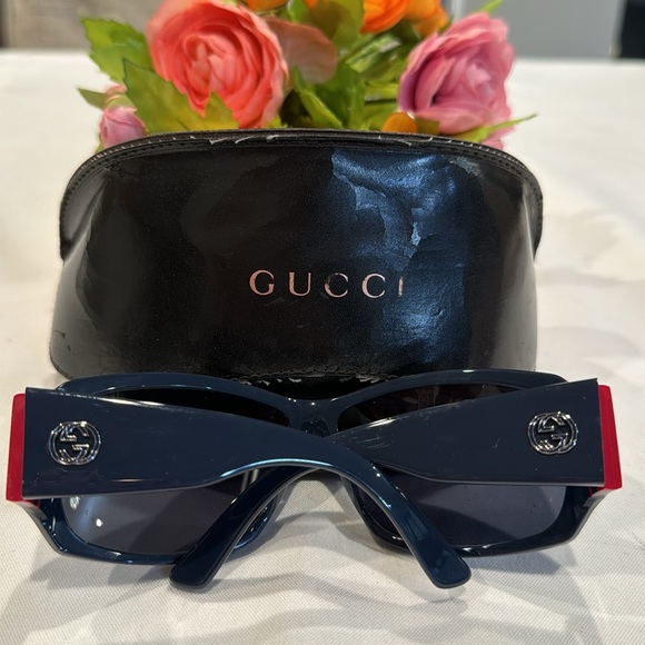 Authentic Gucci sunglasses with case - Picture 1 of 10
